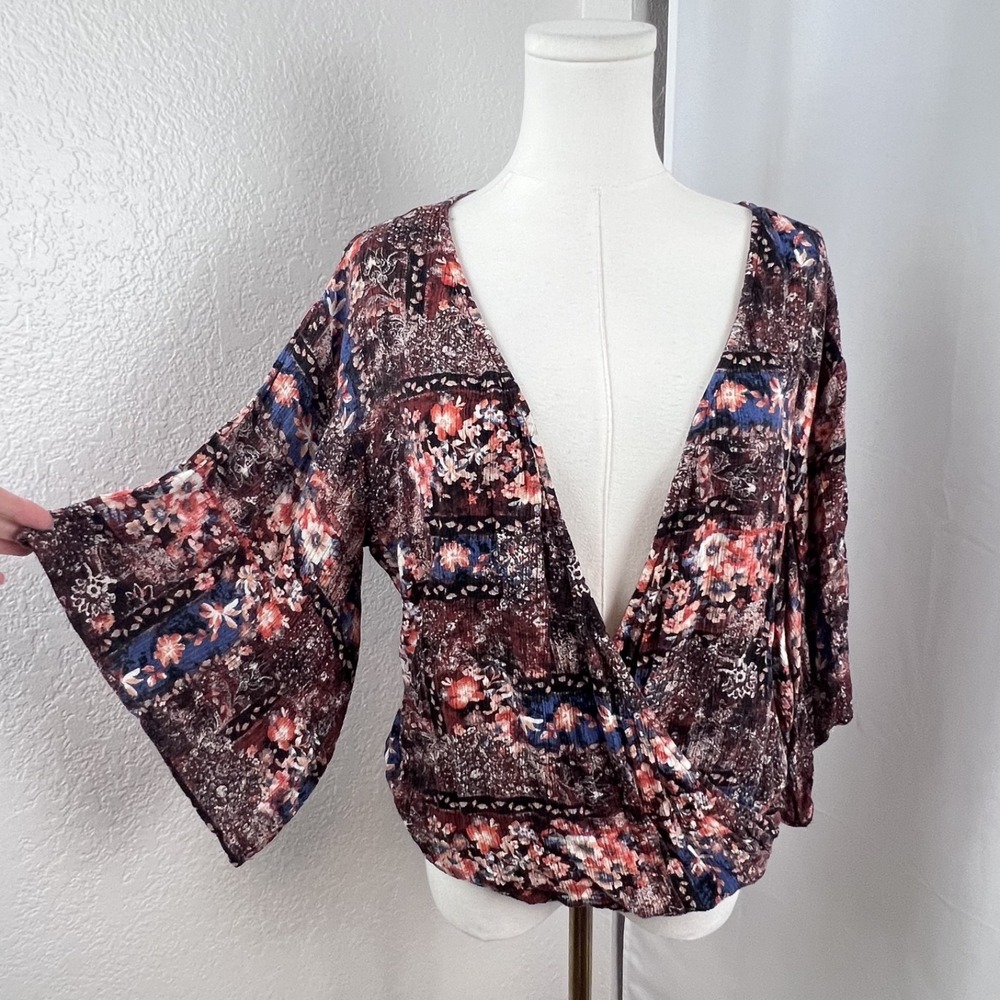 Y2K Daytrip Top Womens Small Floral Deep V Neck Bell Sleeve Boho Hippie Festival